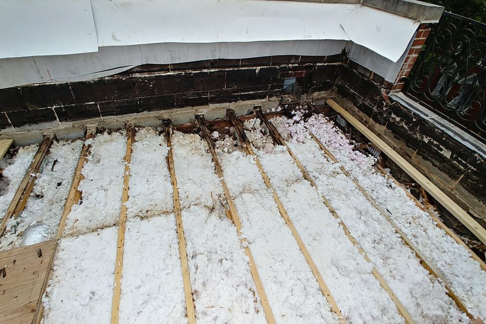 Moisture Issues in Masonry Buildings with Flat Roofs in Chicago - Smart Roofing Contractor ... - Green Roof Moisture Issues And Correction